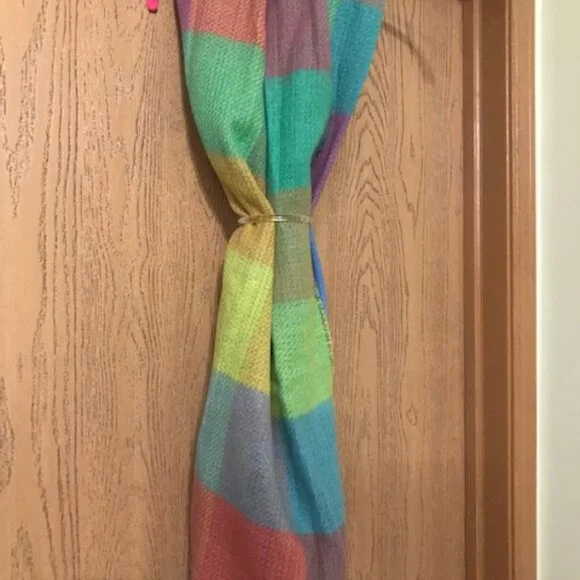 NEW Crayola Kohl's Collaboration Adult Multi-Color Plaid Blanket Scarf w/Fringe. - Picture 3 of 5